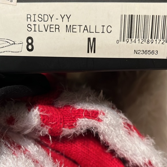 Nina sandals with rhinestones on bow silver color comes with original box - Picture 8 of 8